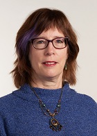Headshot-L-Scratchley_2022.jpg